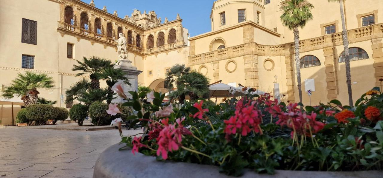 In Piazza Bed & Breakfast Mazara del Vallo Bagian luar foto